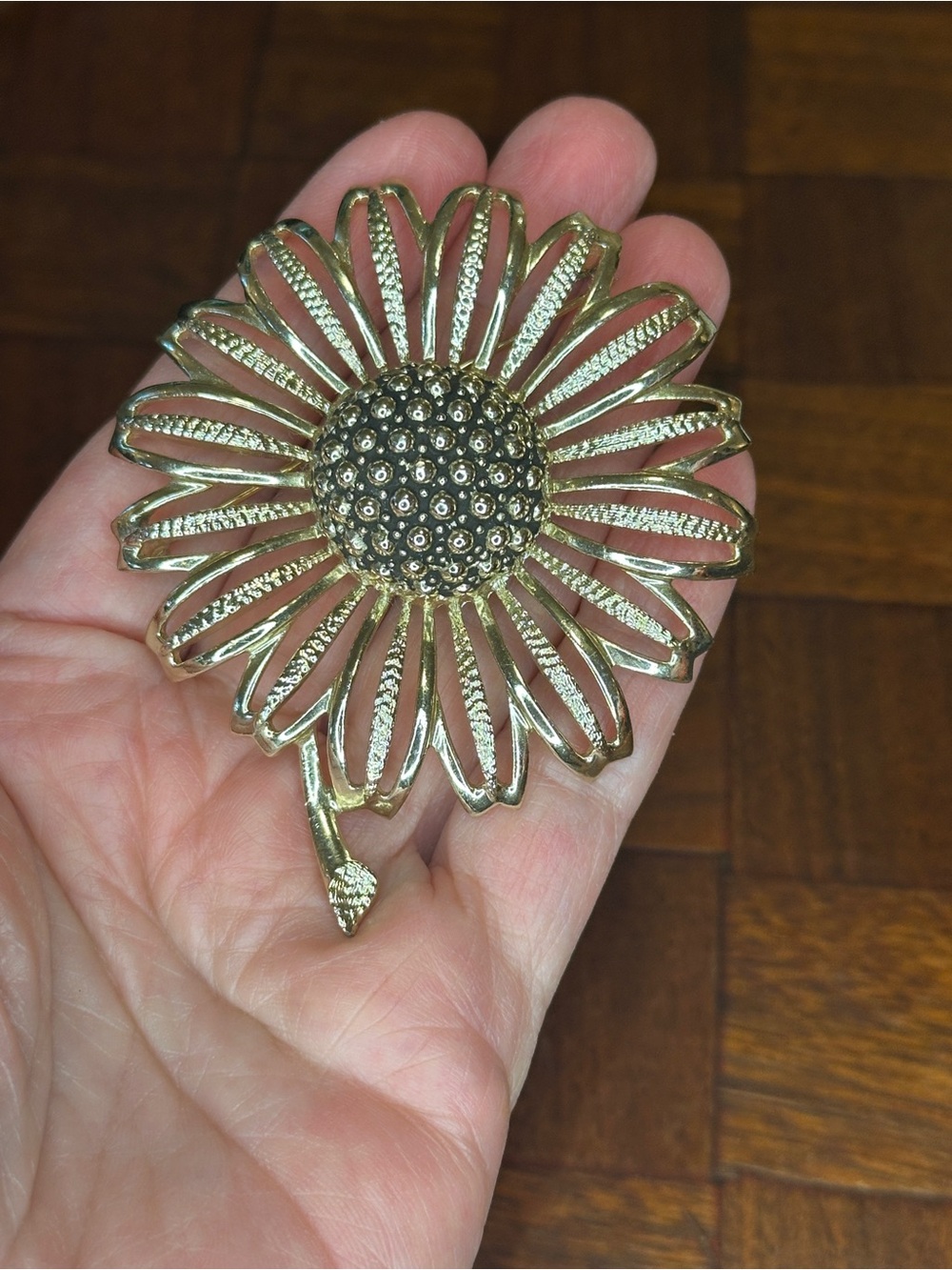 Sarah Coventry Gold Flower Daisy Brooch Pin 2.5”-3.0”